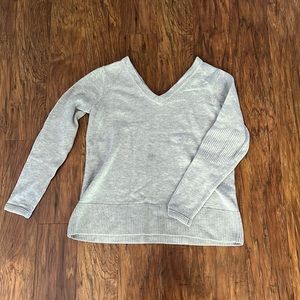 V neck sweater